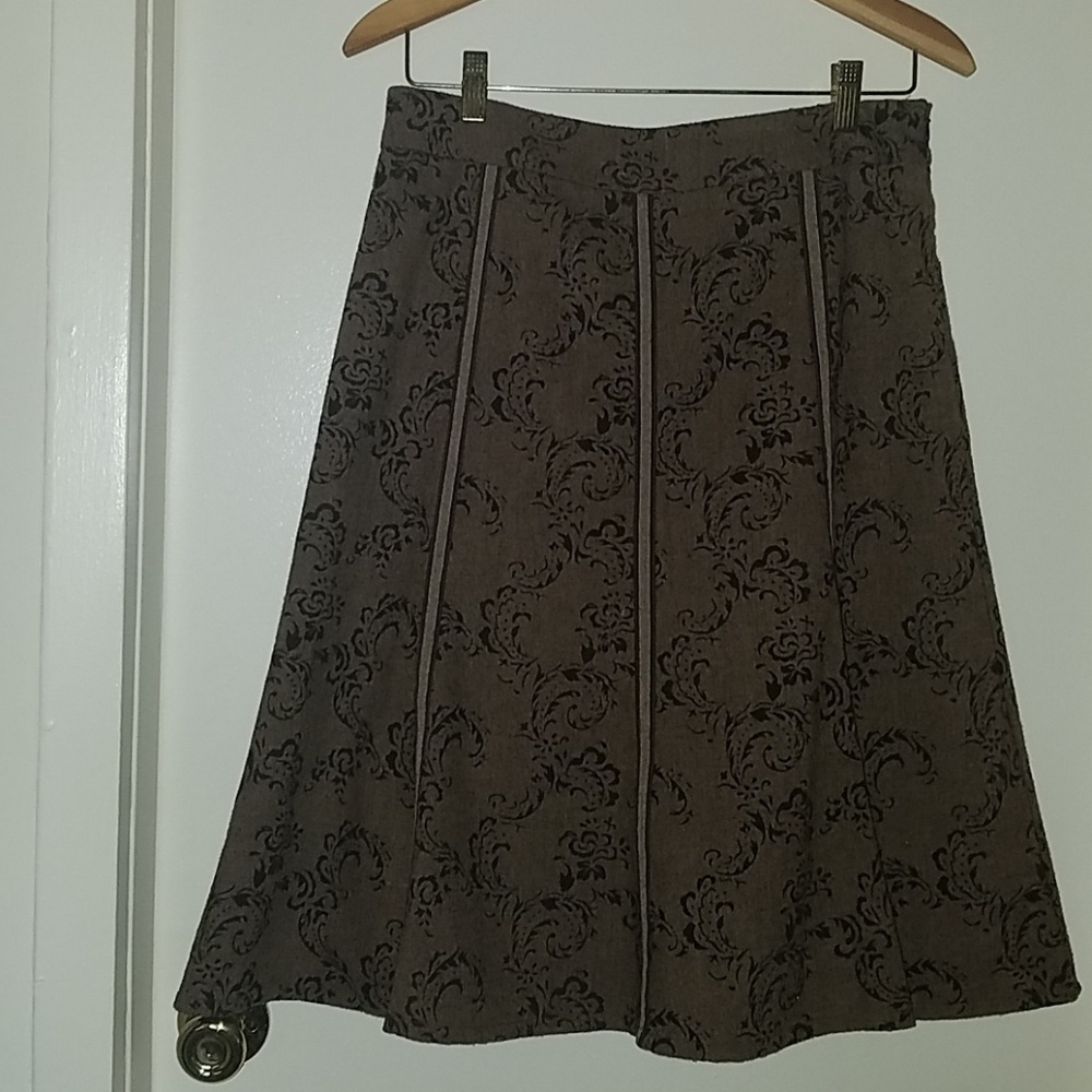 Contemporaine skirt.